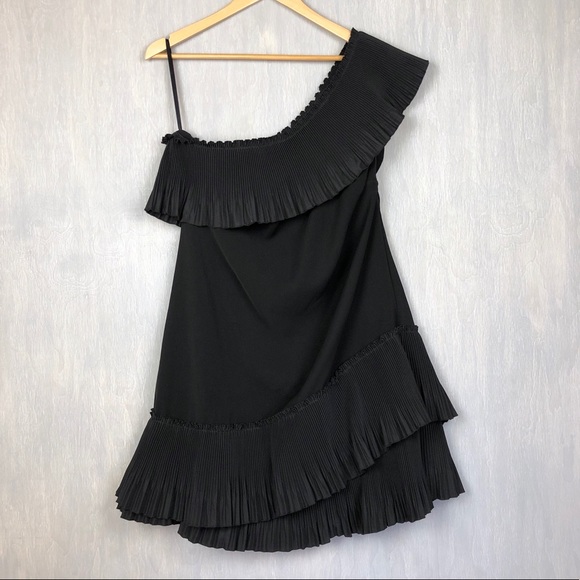 White House Black Market Dresses & Skirts - NWT WHBM pleated ruffle one shoulder dress 16
